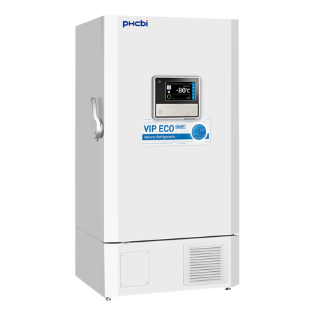 Ein PHCbi VIP ECO Ultratiefkühlschrank mit digitaler Anzeige, ideal für Labore von COTECH Berlin.